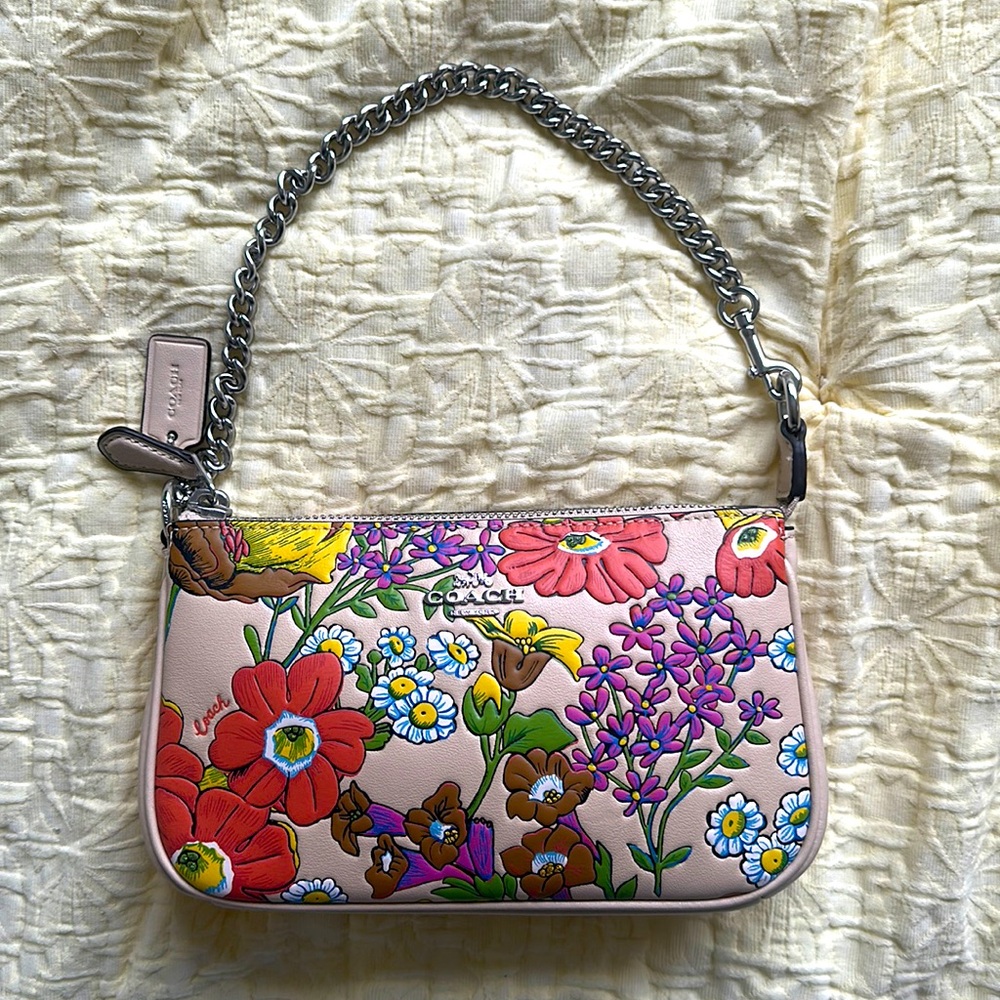 💯 % Authentic Coach Floral Leather Pouch